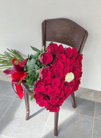 kytica 50 ruží na stoličke kvety prešov
